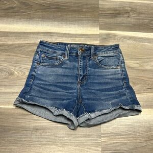 🚩 American Eagle High rise shortie size 4